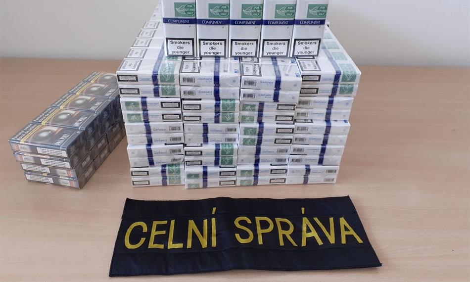 2021-2-17-929027963r21_příloha_08_fotodokumentace neznačených cigaret a vozidla.jpg